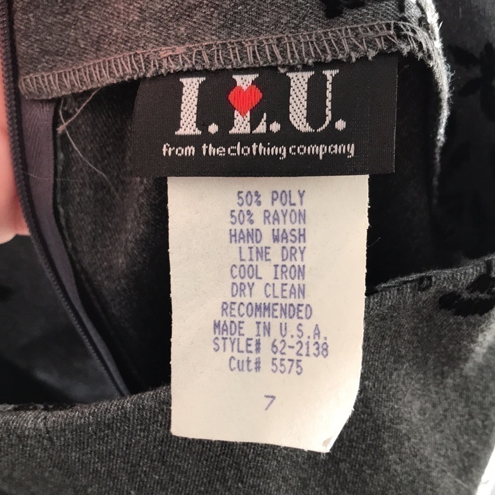 I.L.U. VINTAGE Dark Gray/Black Velvet Embroidery Floral Design Mini Skirt - 7 - Picture 8 of 14